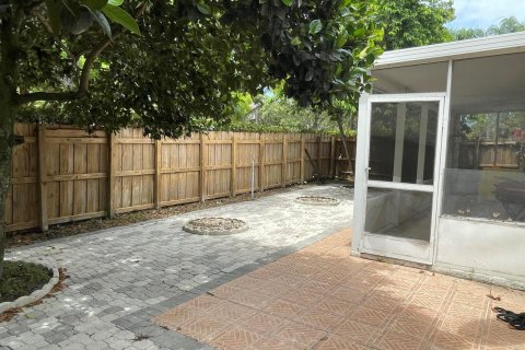 Villa ou maison à vendre à Boynton Beach, Floride: 3 chambres, 161.46 m2 № 2078396 - photo 11