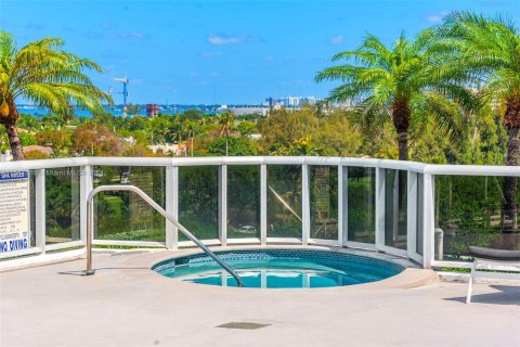 Condominio en venta en Miami Beach, Florida, 1 dormitorio, 89.74 m2 № 1700225 - foto 23