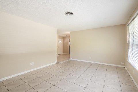 House in Altamonte Springs, Florida 4 bedrooms, 185.15 sq.m. № 1849366 - photo 4