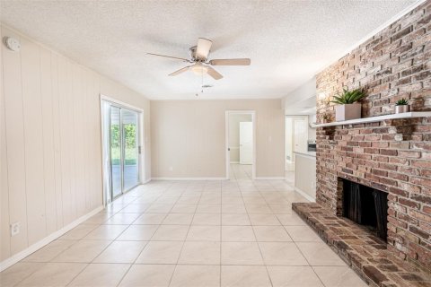 House in Altamonte Springs, Florida 4 bedrooms, 185.15 sq.m. № 1849366 - photo 18