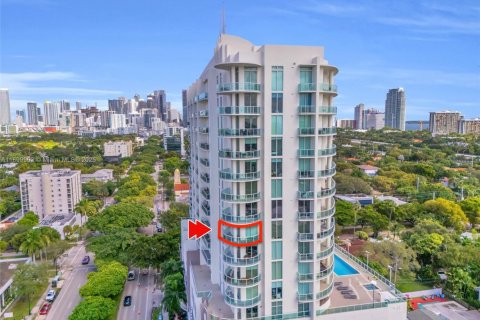 Condo in Miami, Florida, 2 bedrooms  № 1951866 - photo 10