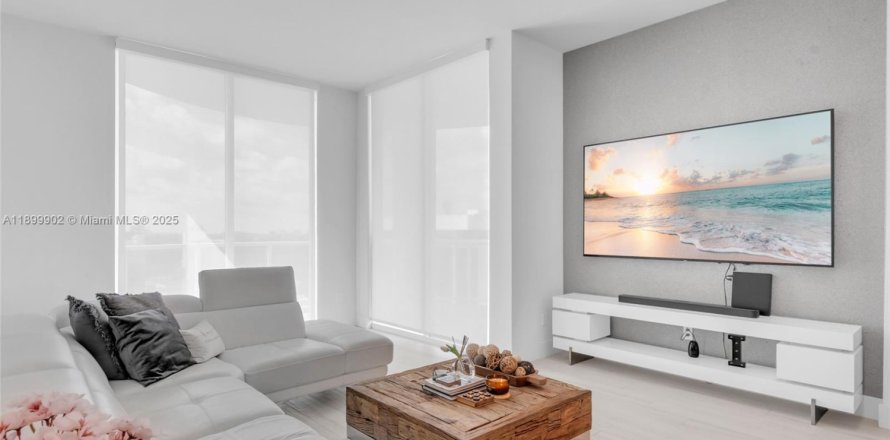 Condo in Miami, Florida, 2 bedrooms  № 1951866