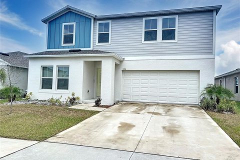 Casa en alquiler en Winter Haven, Florida, 5 dormitorios, 234.39 m2 № 1554110 - foto 1