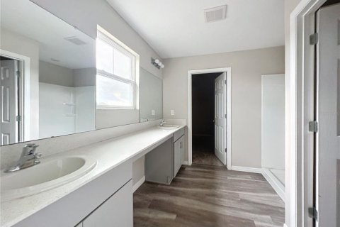 Casa en alquiler en Winter Haven, Florida, 5 dormitorios, 234.39 m2 № 1554110 - foto 9