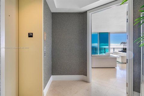 Condominio en alquiler en Bal Harbour, Florida, 2 dormitorios, 198.44 m2 № 1794021 - foto 4