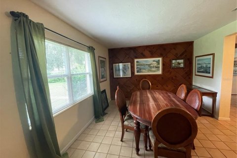House in Dunnellon, Florida 3 bedrooms, 184.23 sq.m. № 1912924 - photo 9