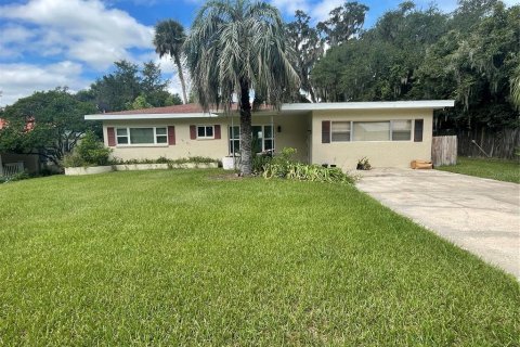 House in Dunnellon, Florida 3 bedrooms, 184.23 sq.m. № 1912924 - photo 1