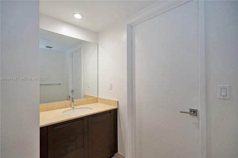 Condo in Sunny Isles Beach, Florida, 3 bedrooms  № 2003912 - photo 10
