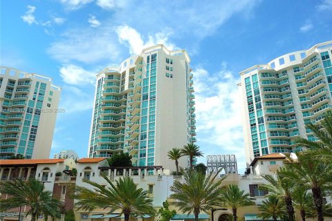 Condo in Sunny Isles Beach, Florida, 3 bedrooms  № 2003912