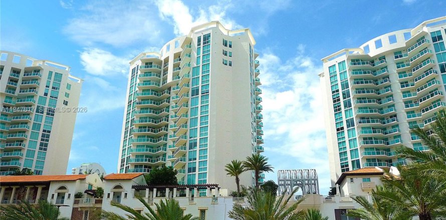 Condo in Sunny Isles Beach, Florida, 3 bedrooms  № 2003912