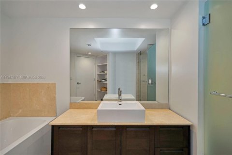 Condo in Sunny Isles Beach, Florida, 3 bedrooms  № 2003912 - photo 6