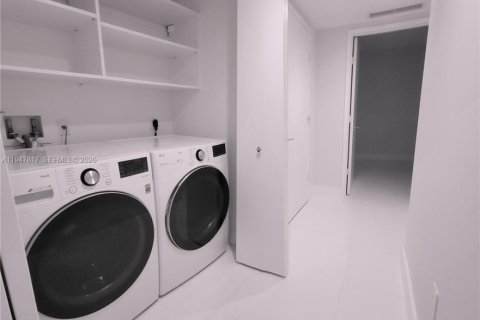 Condo in Sunny Isles Beach, Florida, 3 bedrooms  № 2003912 - photo 20