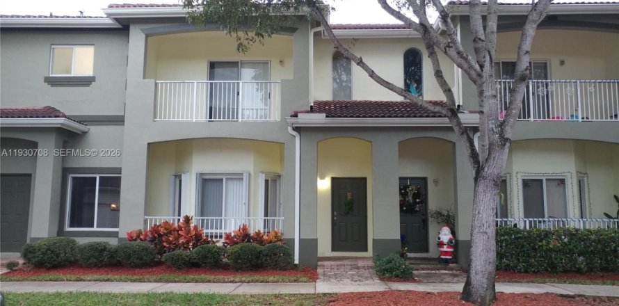Adosado en Homestead, Florida 2 dormitorios, 132.94 m2 № 2055048