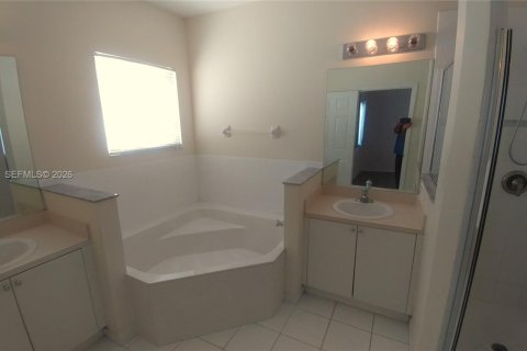 Adosado en venta en Homestead, Florida, 2 dormitorios, 132.94 m2 № 2055048 - foto 7