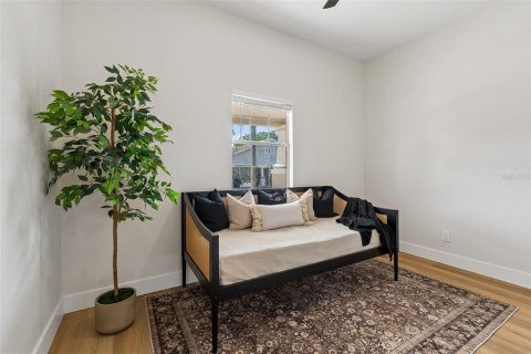 House in Tampa, Florida 3 bedrooms, 107.86 sq.m. № 2092063 - photo 20