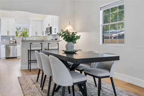 House in Tampa, Florida 3 bedrooms, 107.86 sq.m. № 2092063 - photo 7