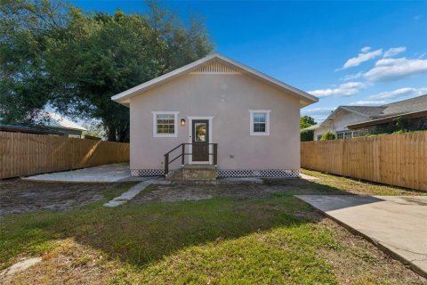 House in Tampa, Florida 3 bedrooms, 107.86 sq.m. № 2092063 - photo 24