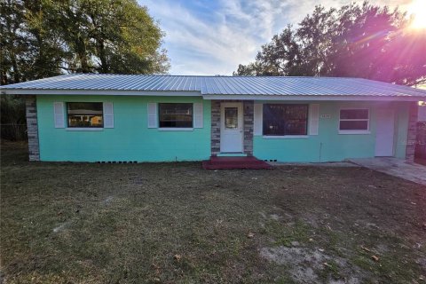House in Ocala, Florida 4 bedrooms, 112.97 sq.m. № 1534744 - photo 1