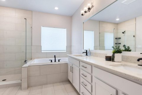 House in Sarasota, Florida 4 bedrooms, 251.86 sq.m. № 1786436 - photo 28