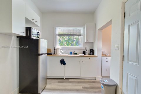 Купить виллу или дом в Майами, Флорида 5 спален, 151.34м2, № 1945305 - фото 17