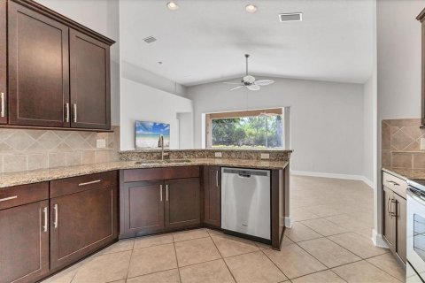 House in Venice, Florida 3 bedrooms, 190.45 sq.m. № 1796731 - photo 9