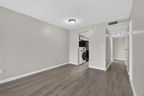Copropriété à louer à Brandon, Floride: 2 chambres, 99.22 m2 № 2403013 - photo 25