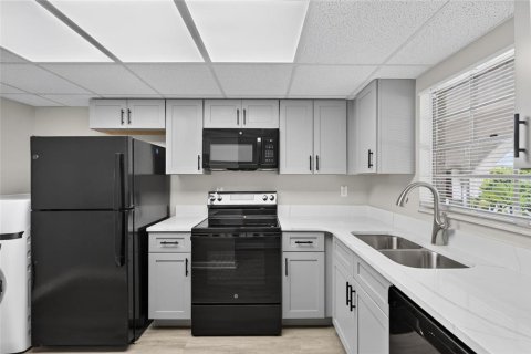 Copropriété à louer à Brandon, Floride: 2 chambres, 99.22 m2 № 2403013 - photo 12