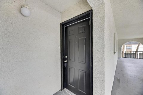 Copropriété à louer à Brandon, Floride: 2 chambres, 99.22 m2 № 2403013 - photo 8
