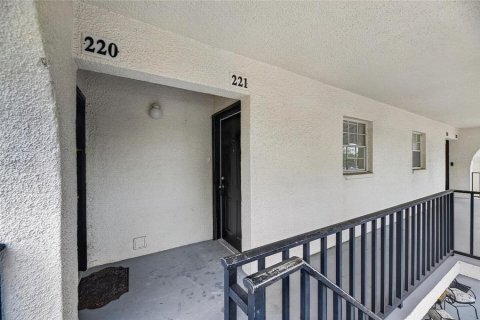 Copropriété à louer à Brandon, Floride: 2 chambres, 99.22 m2 № 2403013 - photo 7
