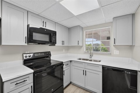 Copropriété à louer à Brandon, Floride: 2 chambres, 99.22 m2 № 2403013 - photo 14