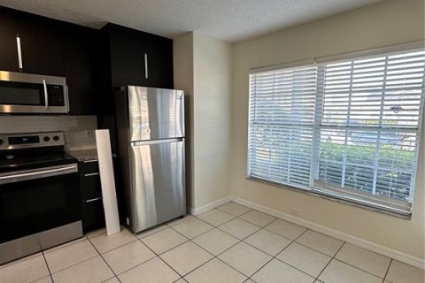 Touwnhouse à vendre à Orlando, Floride: 3 chambres, 125.6 m2 № 1911675 - photo 2