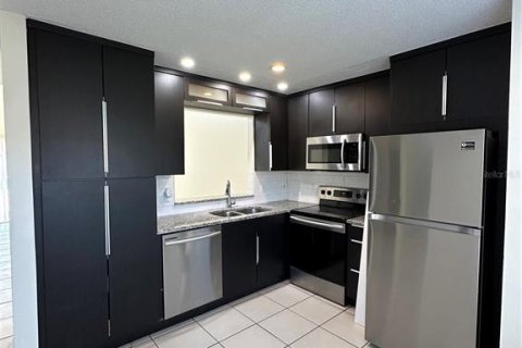 Touwnhouse à vendre à Orlando, Floride: 3 chambres, 125.6 m2 № 1911675 - photo 5