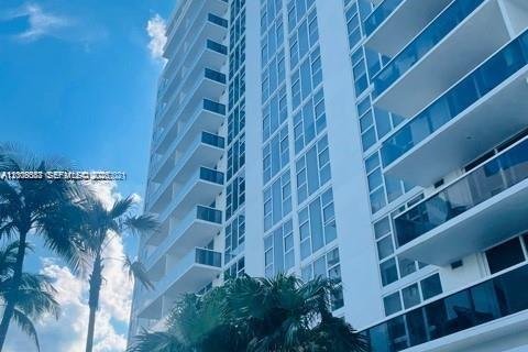 Condo in Bal Harbour, Florida, 1 bedroom  № 2074104 - photo 23