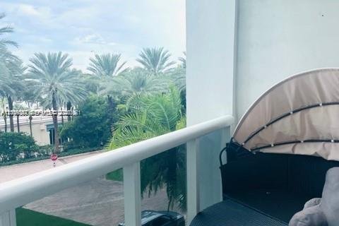 Condo in Bal Harbour, Florida, 1 bedroom  № 2074104 - photo 9