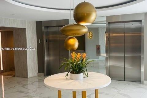 Condo in Bal Harbour, Florida, 1 bedroom  № 2074104 - photo 16