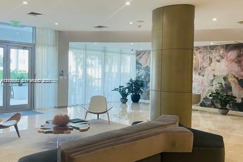 Condo in Bal Harbour, Florida, 1 bedroom  № 2074104 - photo 19