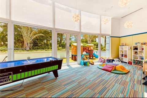 Condo in Miami, Florida, 2 bedrooms № 1988907 - photo 15