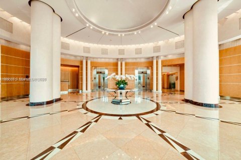 Condo in Miami, Florida, 2 bedrooms № 1988907 - photo 27