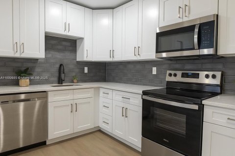 Villa ou maison à vendre à Pompano Beach, Floride: 3 chambres, 102.01 m2 № 1946461 - photo 3