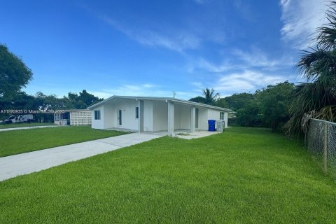 Villa ou maison à vendre à Pompano Beach, Floride: 3 chambres, 102.01 m2 № 1946461 - photo 2