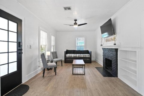 Commercial property in Orlando, Florida 231.88 sq.m. № 2095547 - photo 4