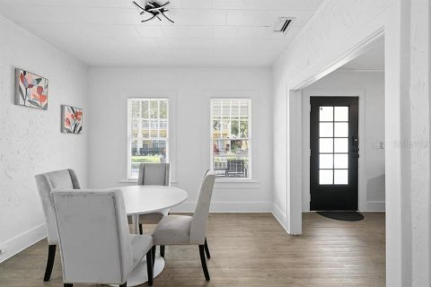 Commercial property in Orlando, Florida 231.88 sq.m. № 2095547 - photo 9