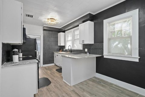 Commercial property in Orlando, Florida 231.88 sq.m. № 2095547 - photo 7