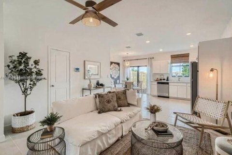 Adosado en venta en Homestead, Florida, 4 dormitorios, 127.65 m2 № 1849230 - foto 2
