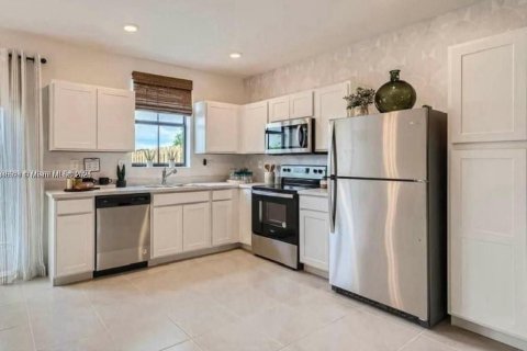 Adosado en venta en Homestead, Florida, 4 dormitorios, 127.65 m2 № 1849230 - foto 4