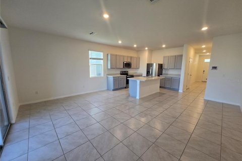 Townhouse in Davenport, Florida 3 bedrooms, 163.32 sq.m. № 1803192 - photo 13