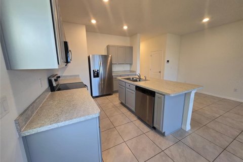 Townhouse in Davenport, Florida 3 bedrooms, 163.32 sq.m. № 1803192 - photo 8