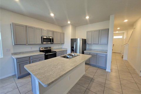 Townhouse in Davenport, Florida 3 bedrooms, 163.32 sq.m. № 1803192 - photo 5