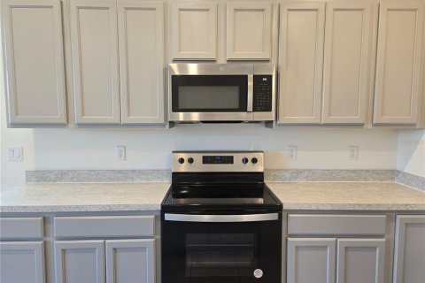 Townhouse in Davenport, Florida 3 bedrooms, 163.32 sq.m. № 1803192 - photo 6