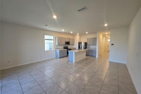 Townhouse in Davenport, Florida 3 bedrooms, 163.32 sq.m. № 1803192 - photo 14